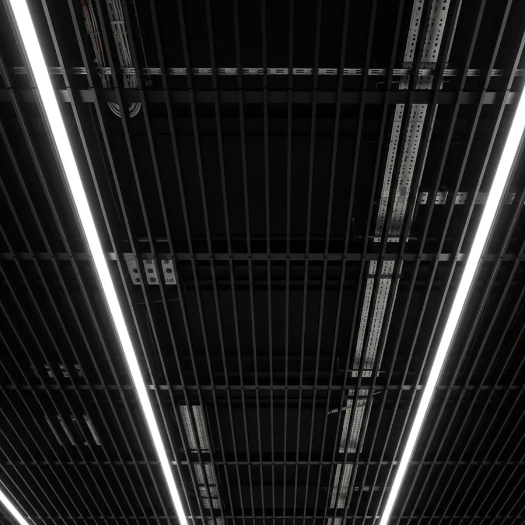 دفتر اداری “فناوران”: بازآفرینی فضای کار در سعادت آباد